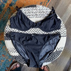 MOVING SALE Volcom bikini set